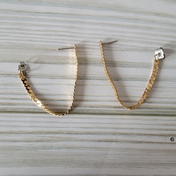 C3 Vintage Sarah Coventry Gold-tone Chain Pierced Earrings - Picture 1 of 3
